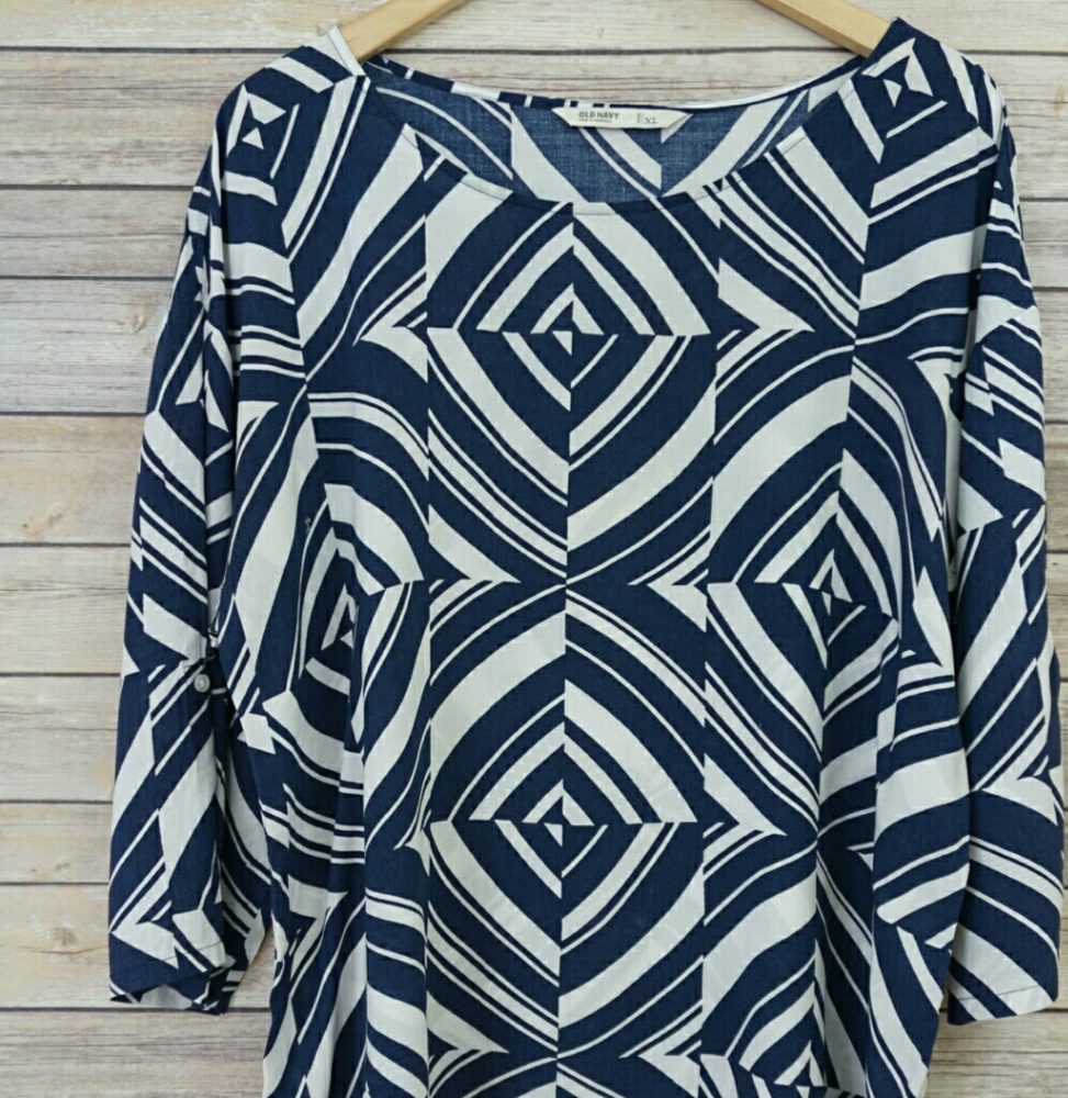 Old Navy navy and white blouse